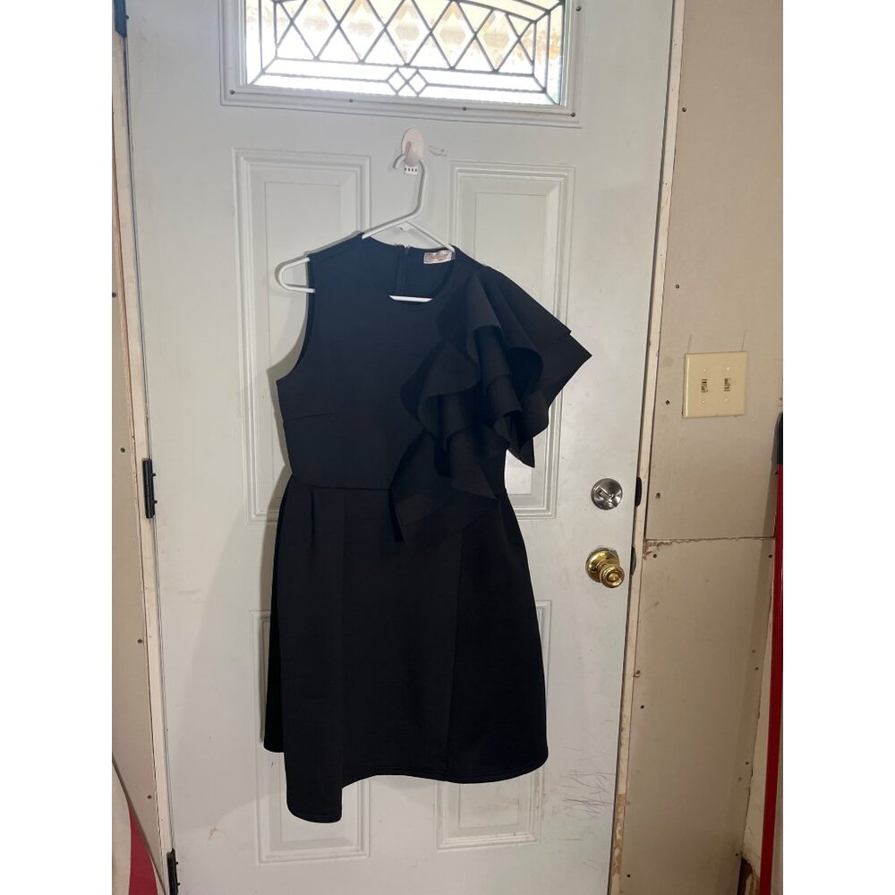 Uhnice black asymmetrical sleeveless dress with oversized decoration size XL